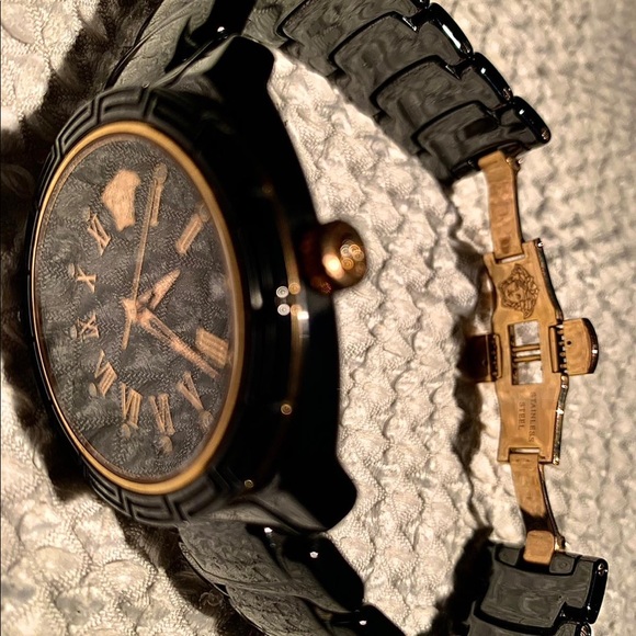 Versace automatic watch - Picture 4 of 4